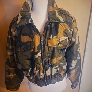 COPY - Women’s camo jacket large